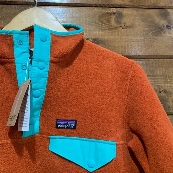 Patagonia NWT Youth Sand Hill Rust Orange Synchilla Snap-T Pullover